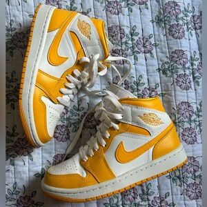 Kids Jordan Mids, size 5, yellow and white